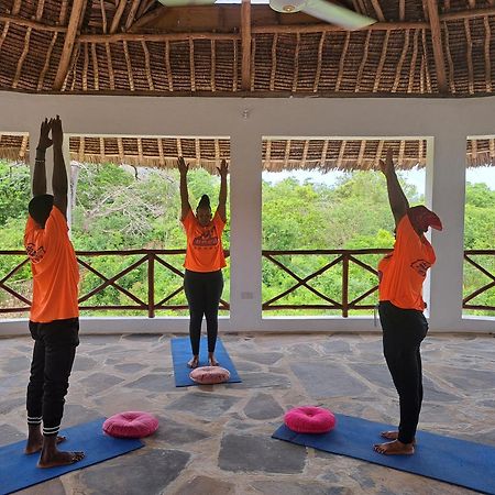 Diani Yoga Barn Bed and Breakfast Ukunda Eksteriør billede