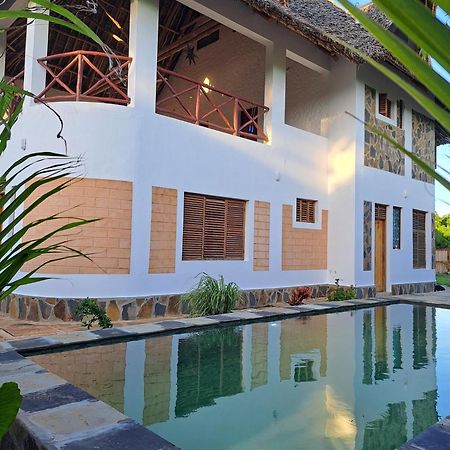 Diani Yoga Barn Bed and Breakfast Ukunda Eksteriør billede