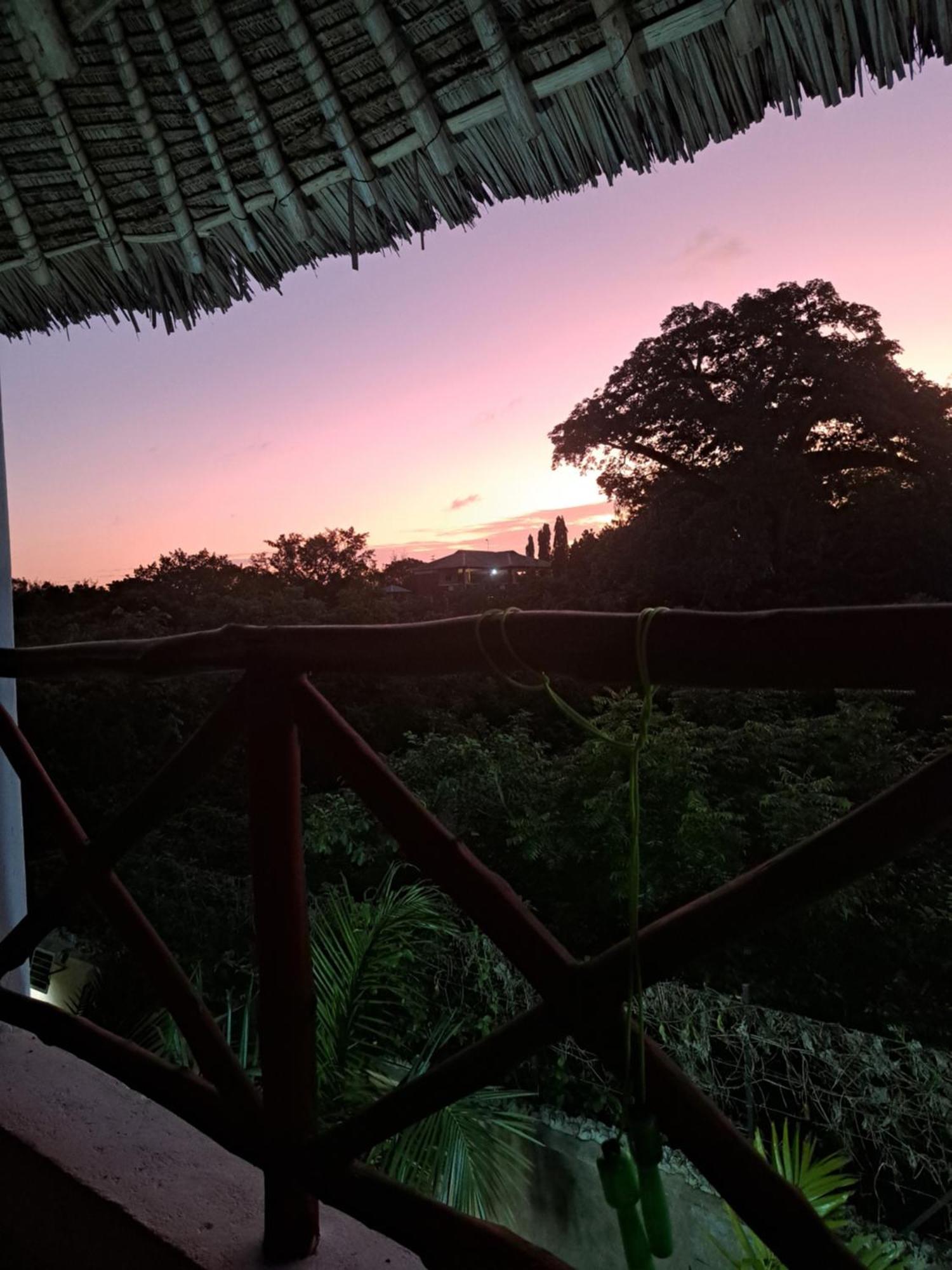 Diani Yoga Barn Bed and Breakfast Ukunda Værelse billede