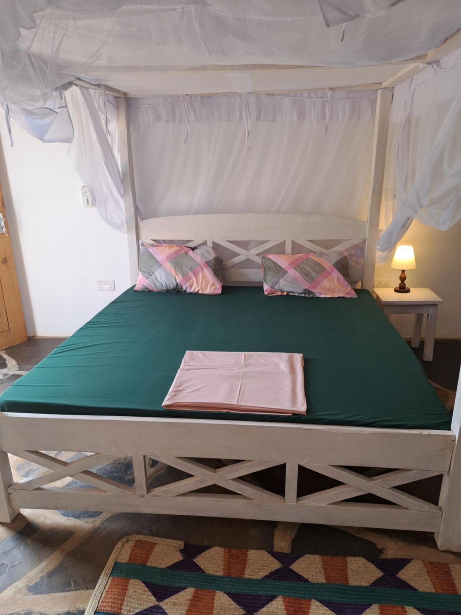 Diani Yoga Barn Bed and Breakfast Ukunda Eksteriør billede