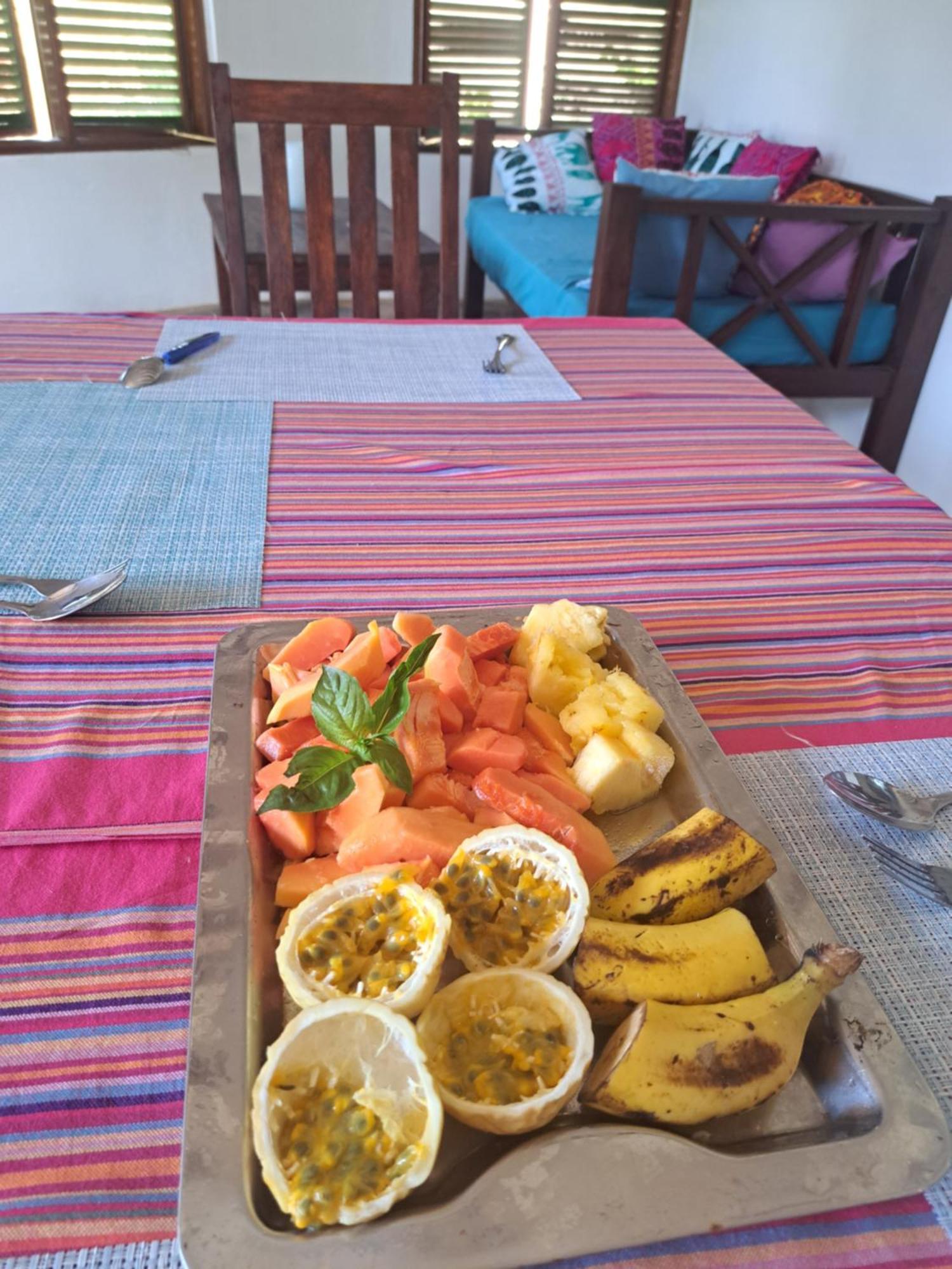 Diani Yoga Barn Bed and Breakfast Ukunda Eksteriør billede